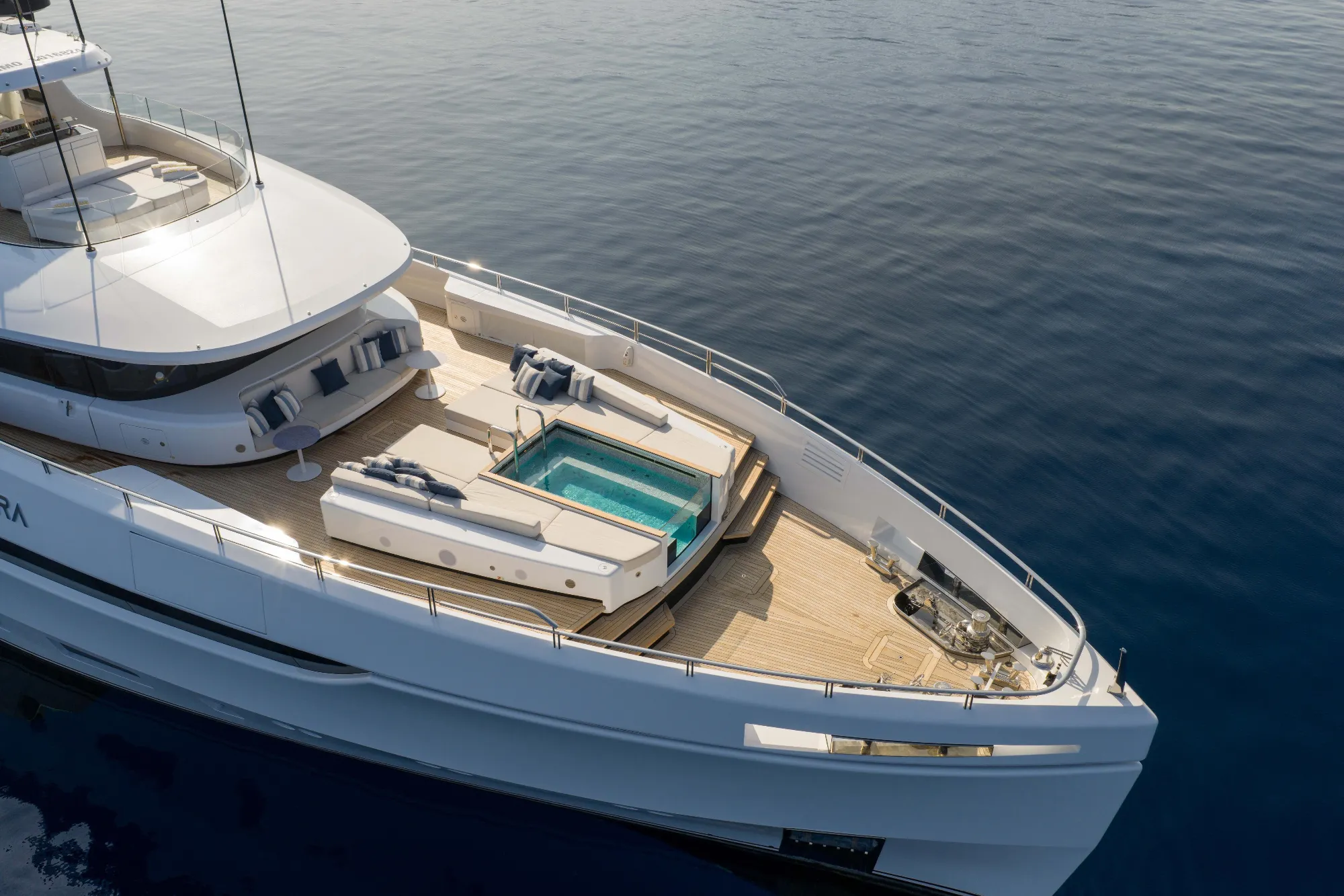 Acqua Chiara 47m Columbus Yachts motor yacht charter Mediterranean photo 08