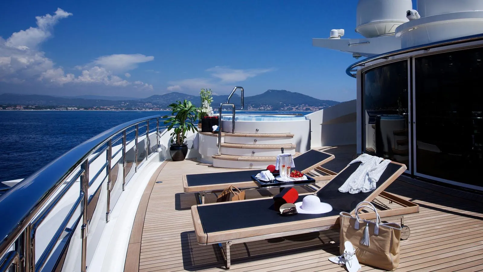 Alfa Nero 81.27m Oceanco motor yacht charter Mediterranean photo 12