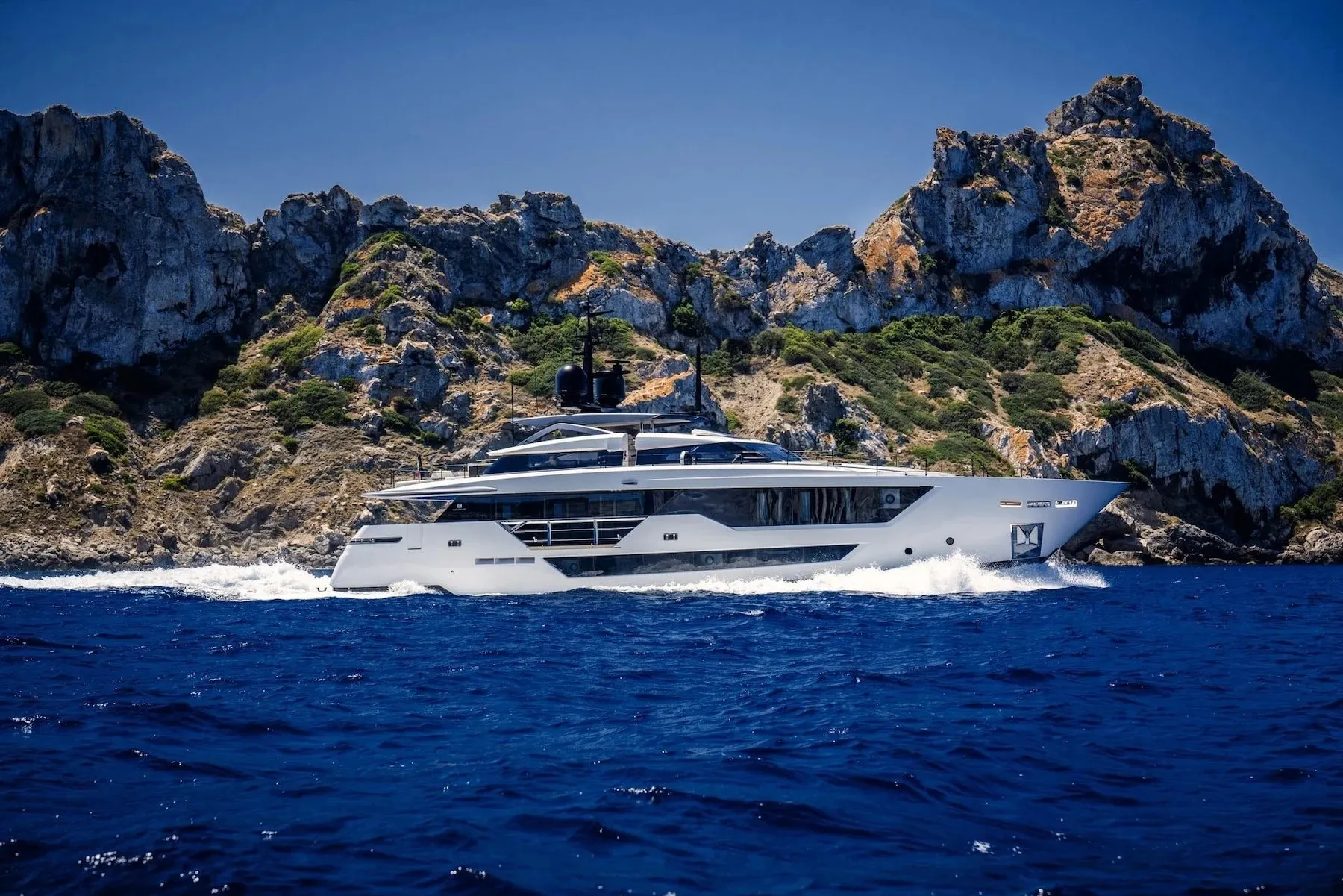 Alvium 33m Custom Line motor yacht charter Ibiza photo 10