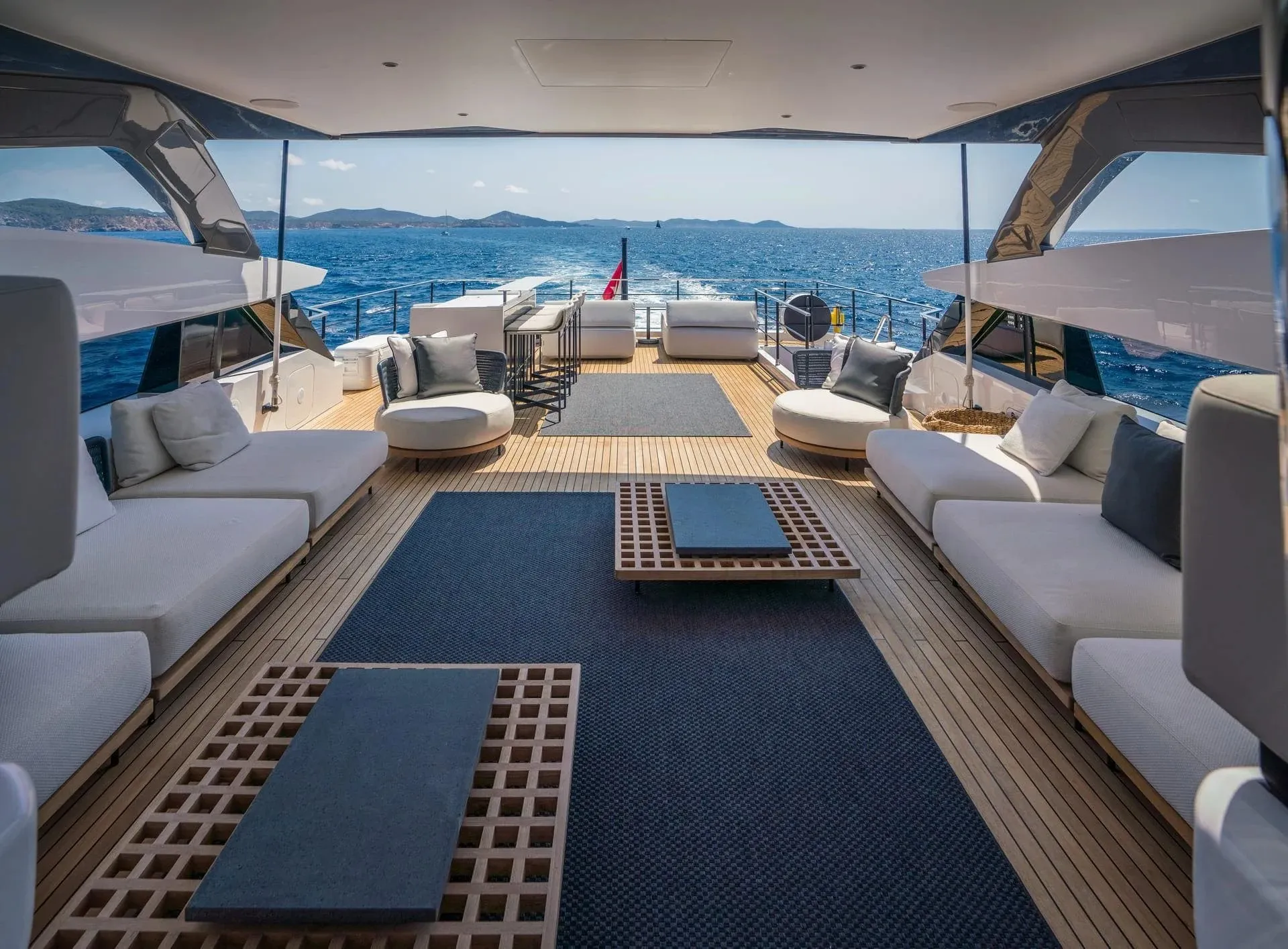 Alvium 33m Custom Line motor yacht charter Ibiza photo 14