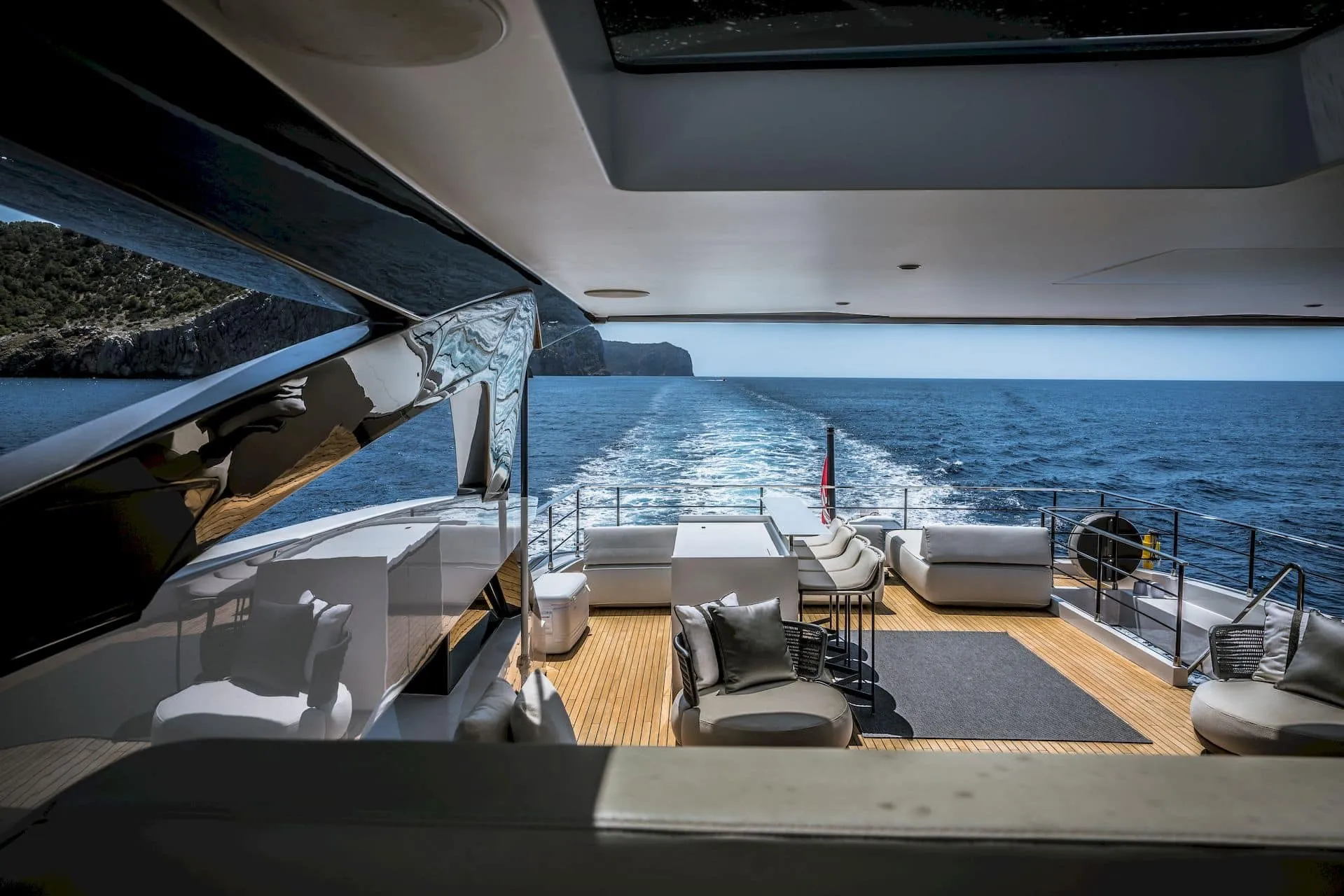 Alvium 33m Custom Line motor yacht charter Ibiza photo 16
