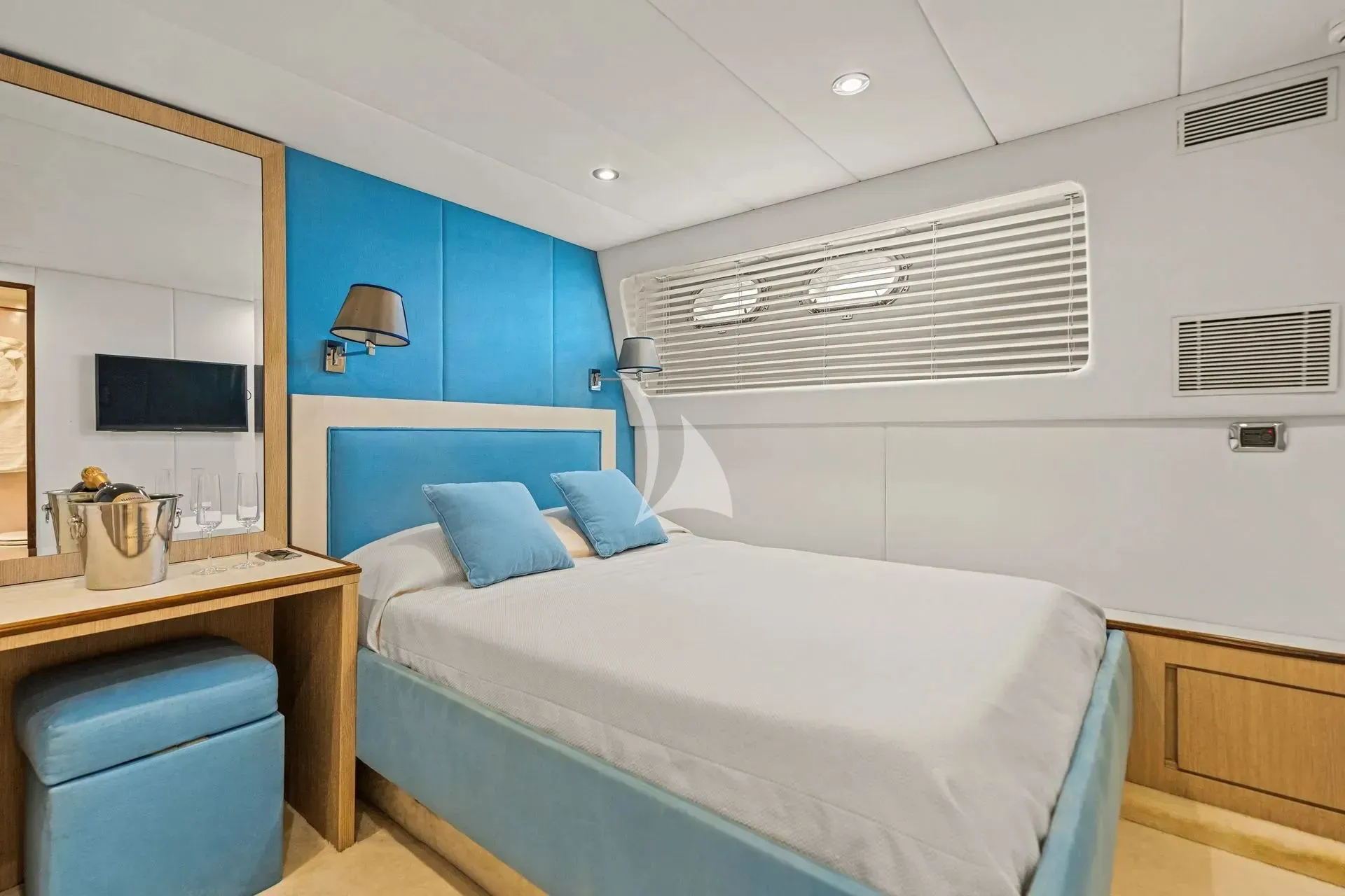 Antisan 33m Spertini Alalunga motor yacht charter French Riviera photo 17