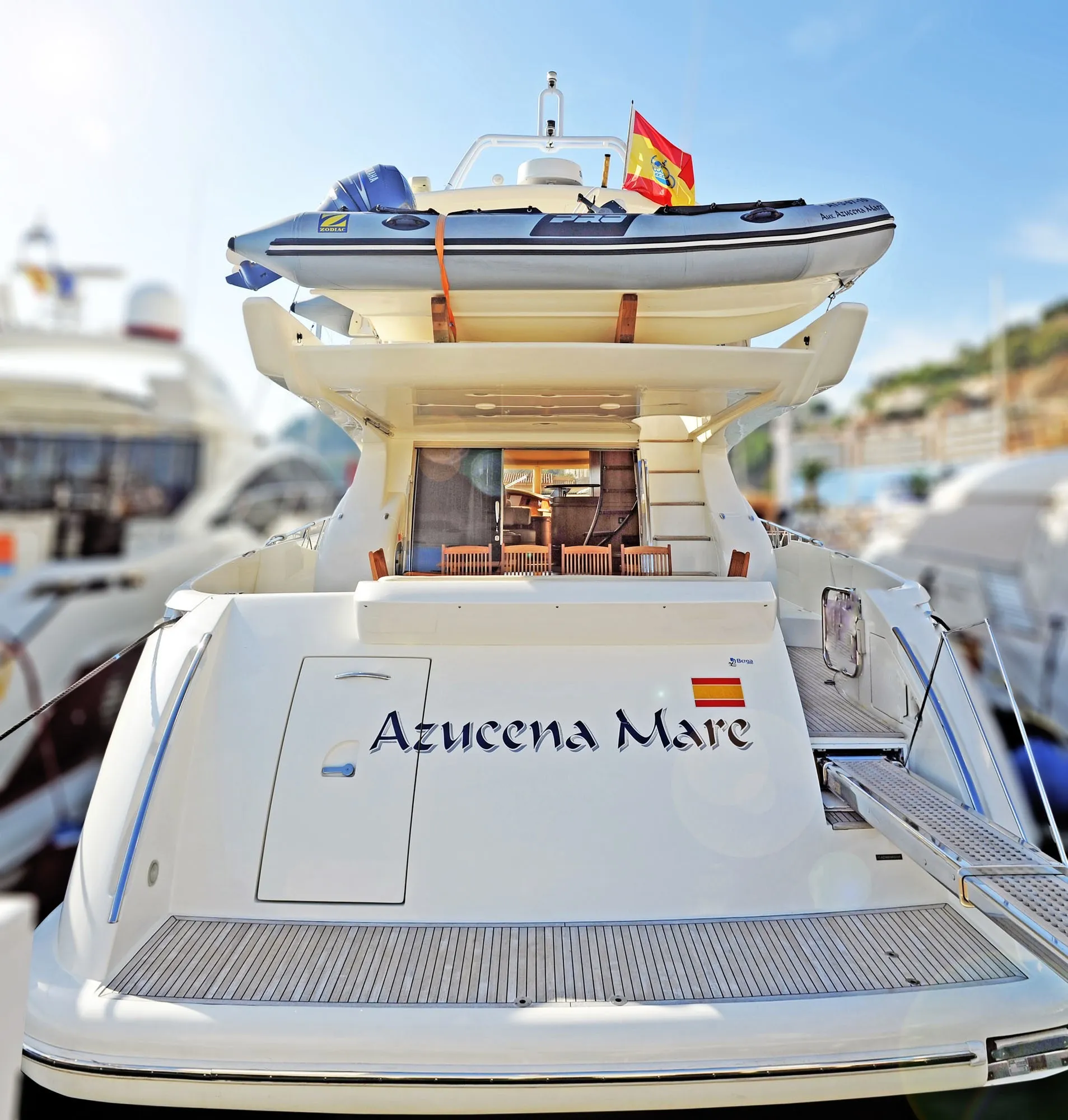 Azucena Mare 21.6m Azimut motor yacht charter Mallorca photo 05