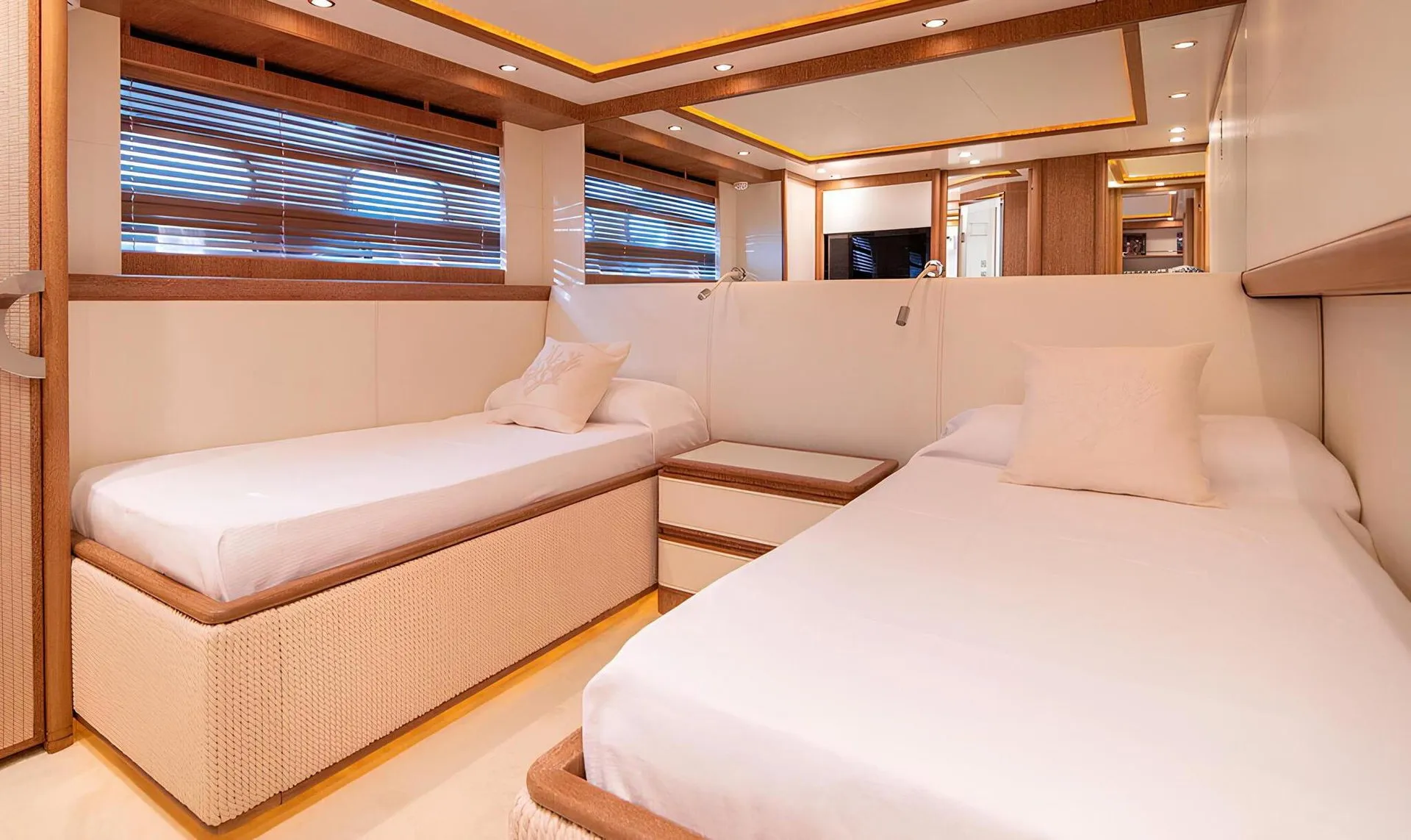 B Two 32.5m Astondoa motor yacht charter Mallorca photo 17