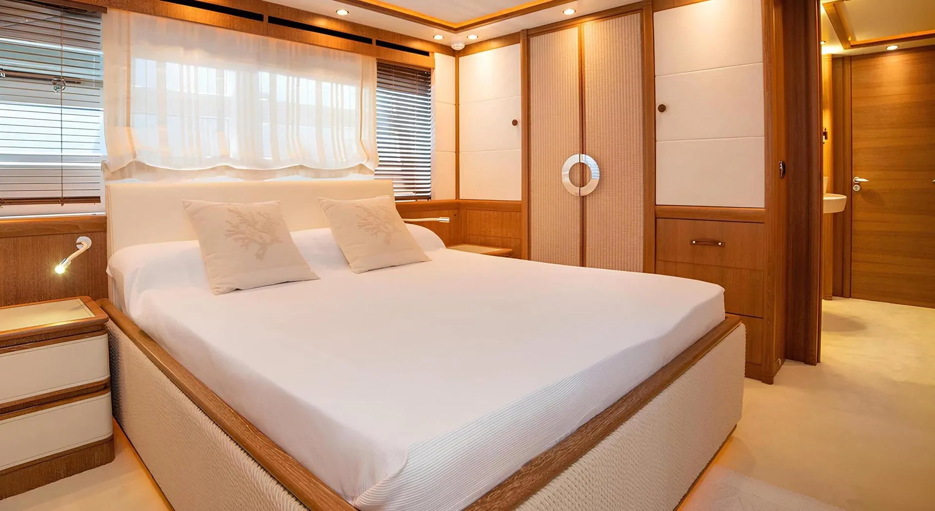 B Two 32.5m Astondoa motor yacht charter Mallorca photo 19