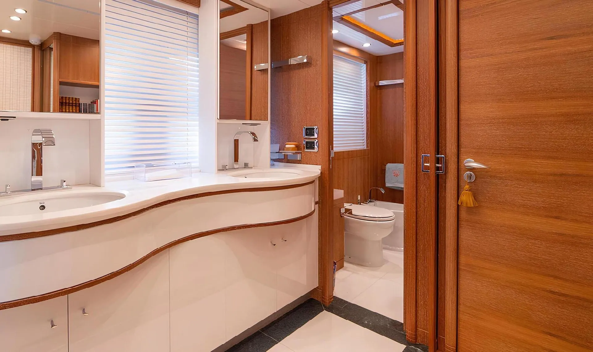 B Two 32.5m Astondoa motor yacht charter Mallorca photo 20