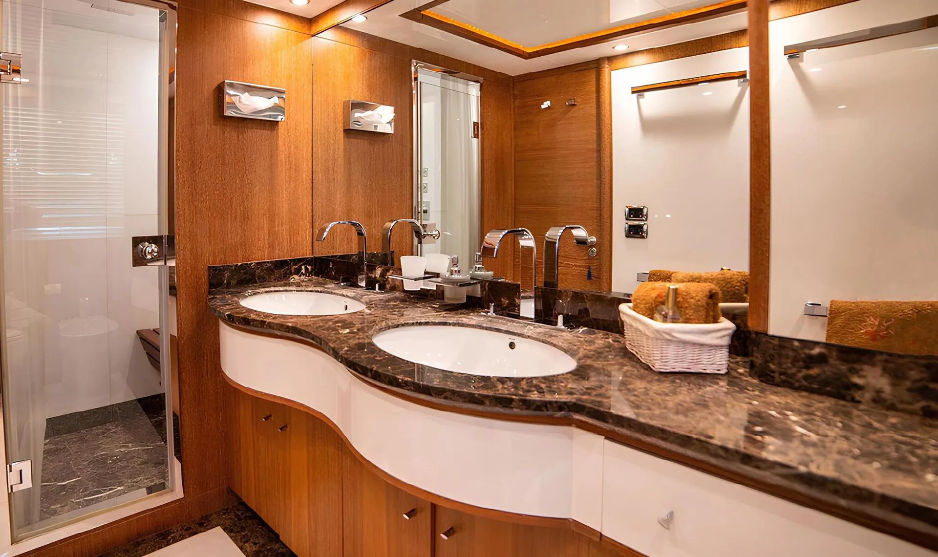 B Two 32.5m Astondoa motor yacht charter Mallorca photo 21