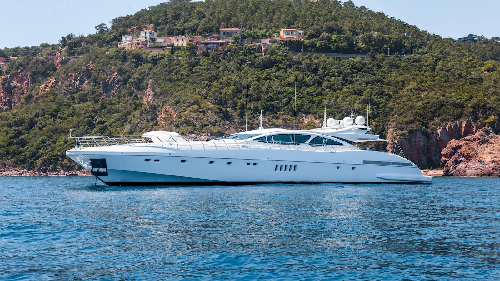 Beachouse 40m Mangusta motor yacht charter French Riviera photo 05