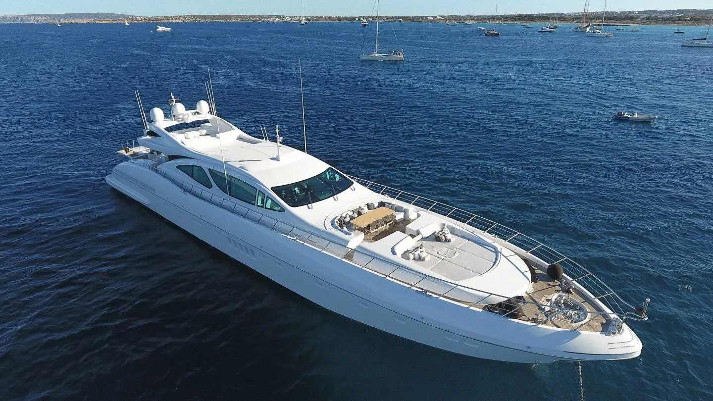 Beachouse 40m Mangusta motor yacht charter French Riviera photo 06