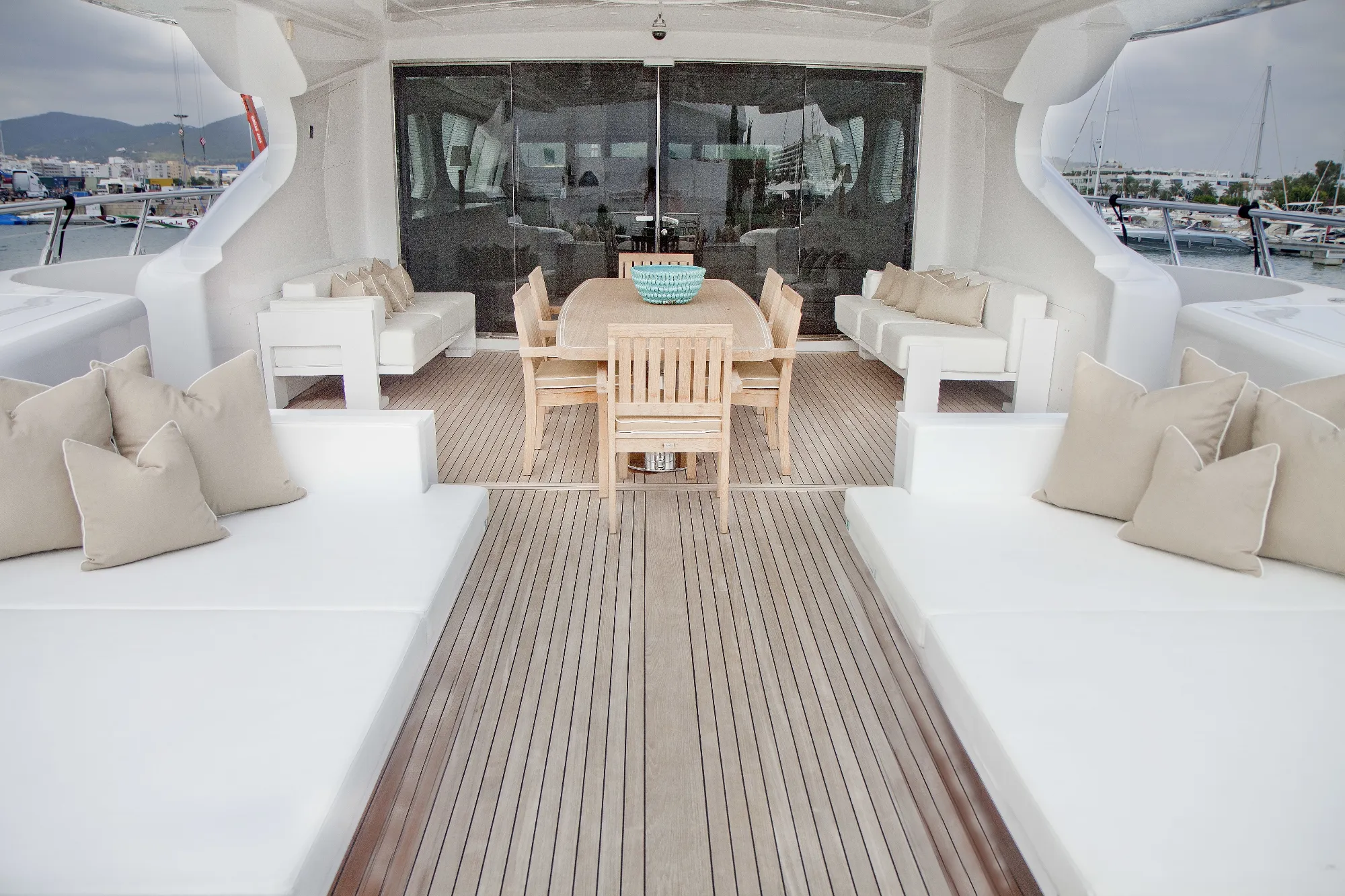 Beachouse 40m Mangusta motor yacht charter French Riviera photo 15