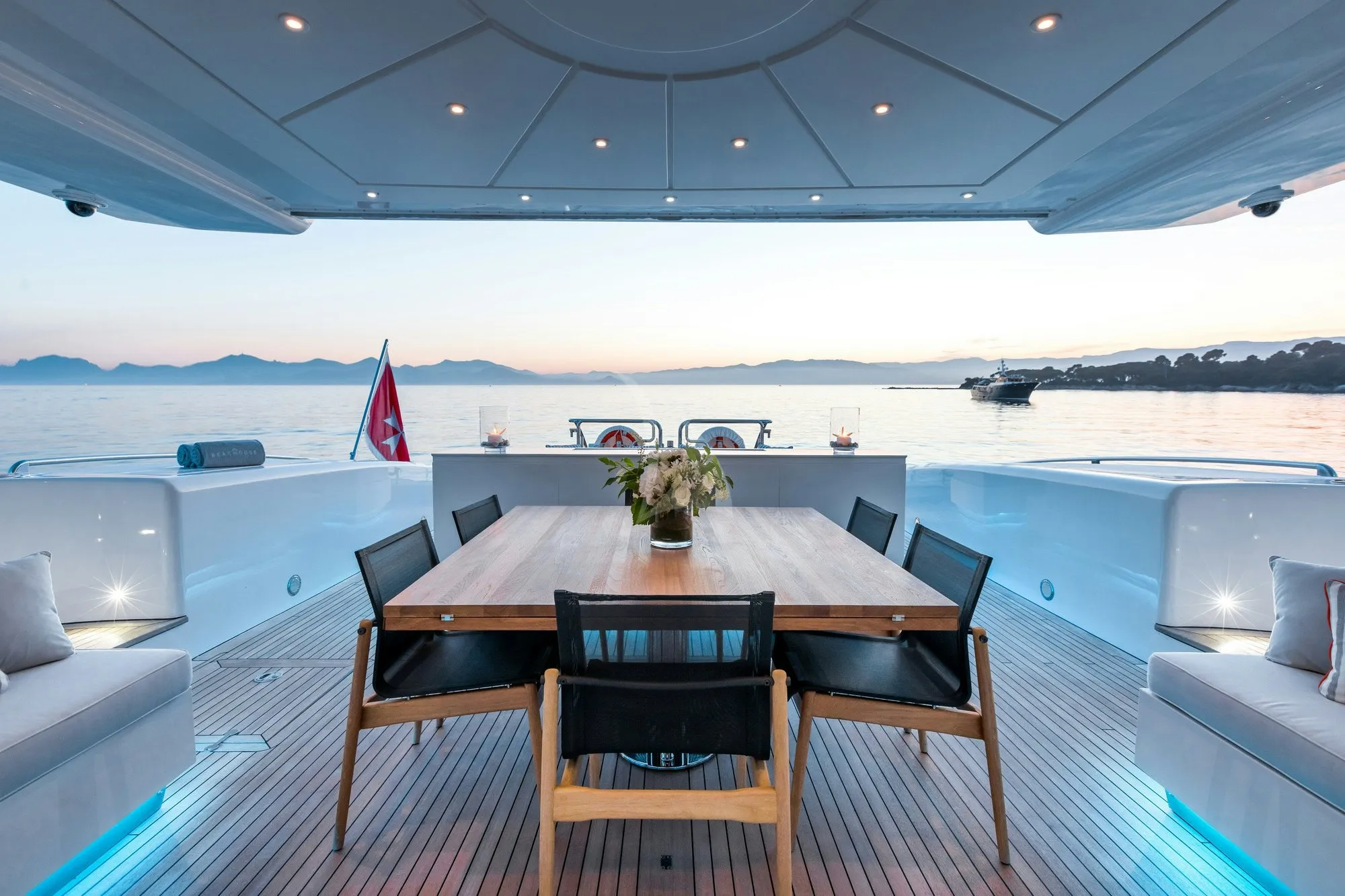 Beachouse 40m Mangusta motor yacht charter French Riviera photo 17