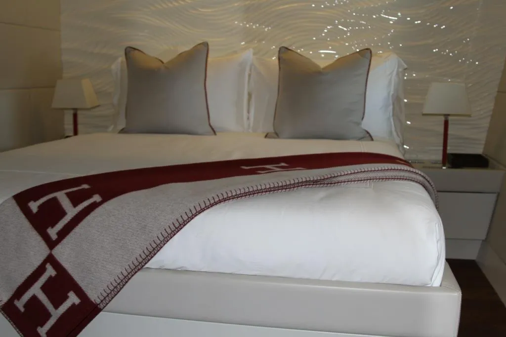 Beachouse 40m Mangusta motor yacht charter French Riviera photo 37