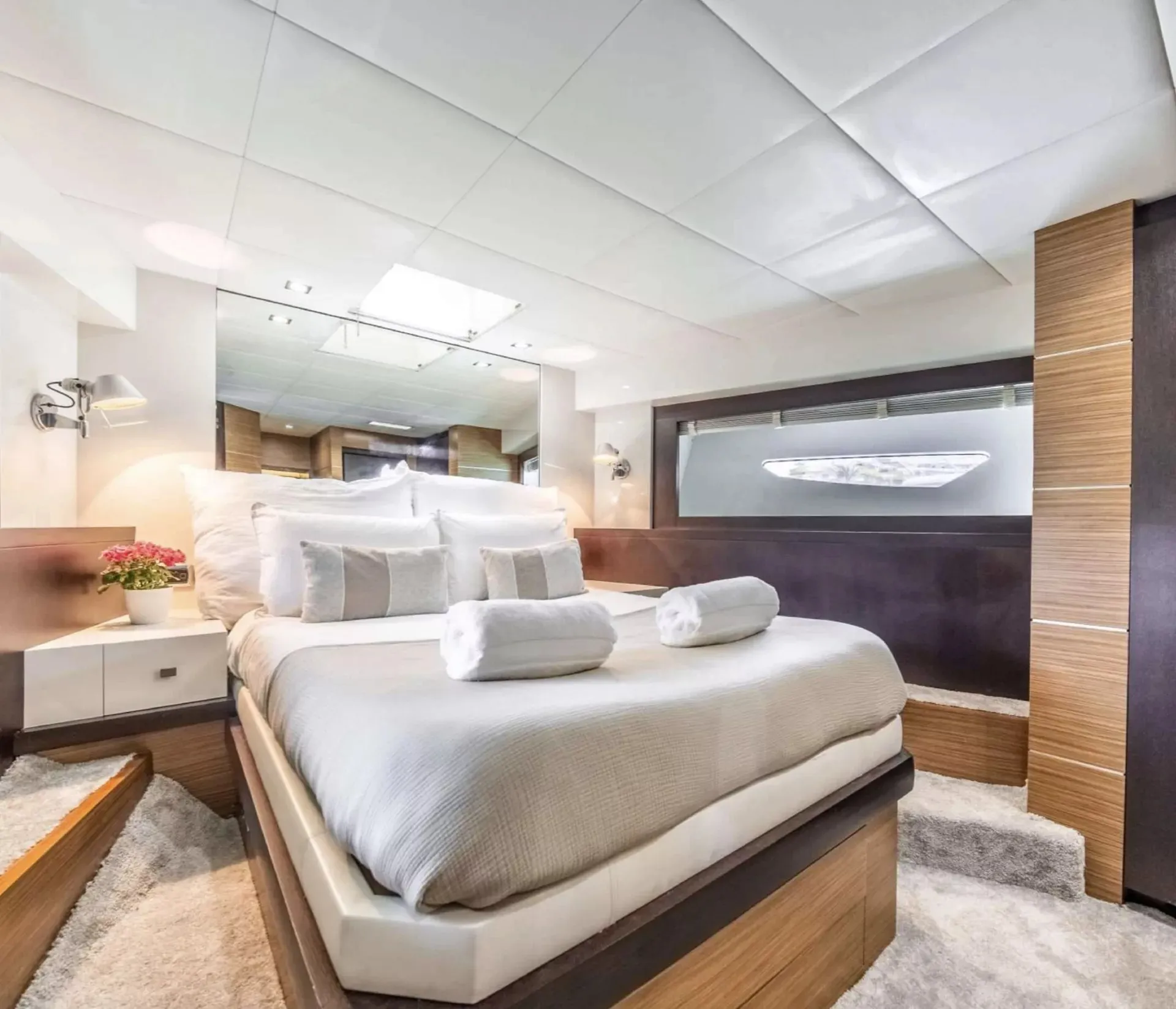 Biscayne 23.8m Astondoa motor yacht charter Ibiza photo 11