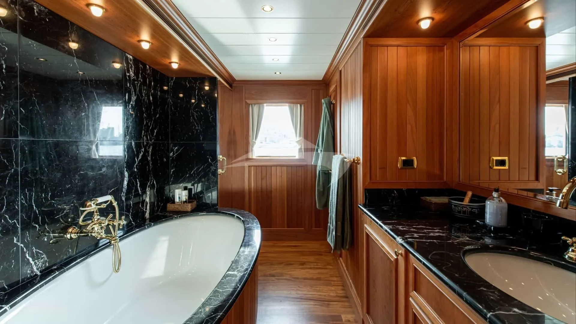 Bleu De Nimes 72.24m Clelands Shipbuilding Co motor yacht charter Mediterranean photo 27