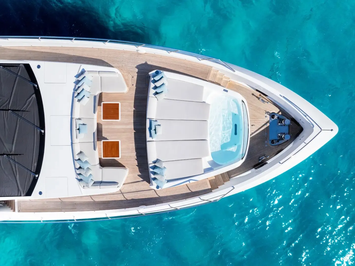 C2 33.3m Mangusta motor yacht charter Ibiza photo 11