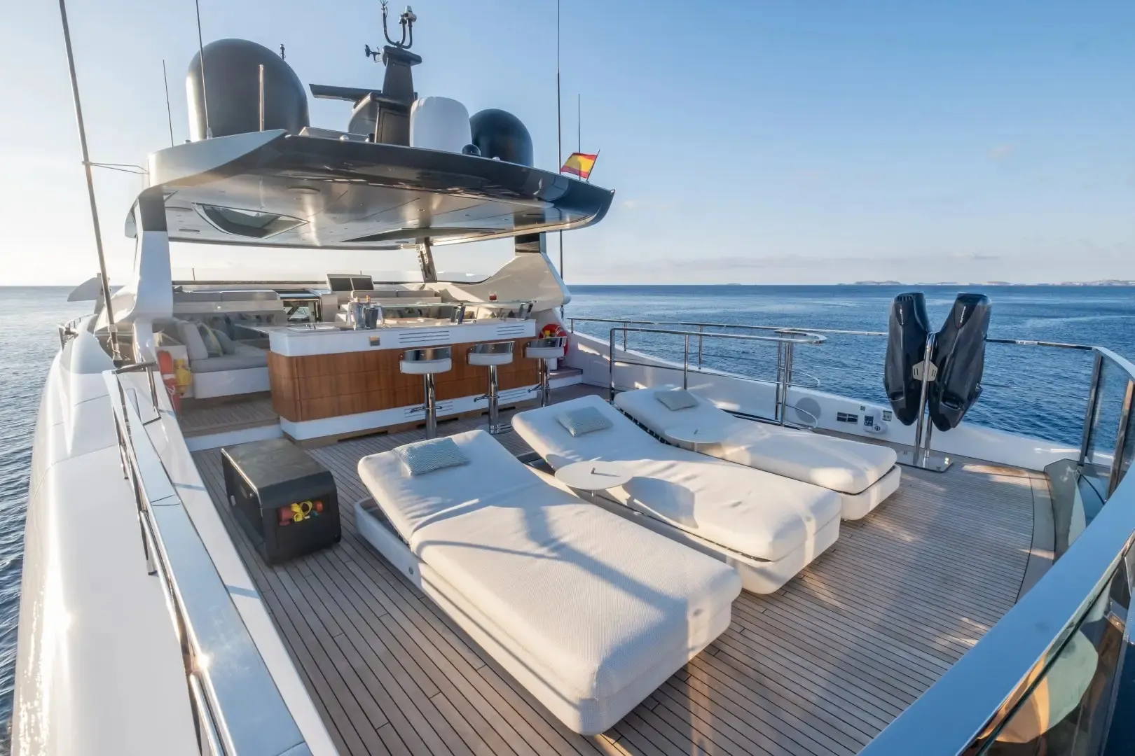 C2 33.3m Mangusta motor yacht charter Ibiza photo 22