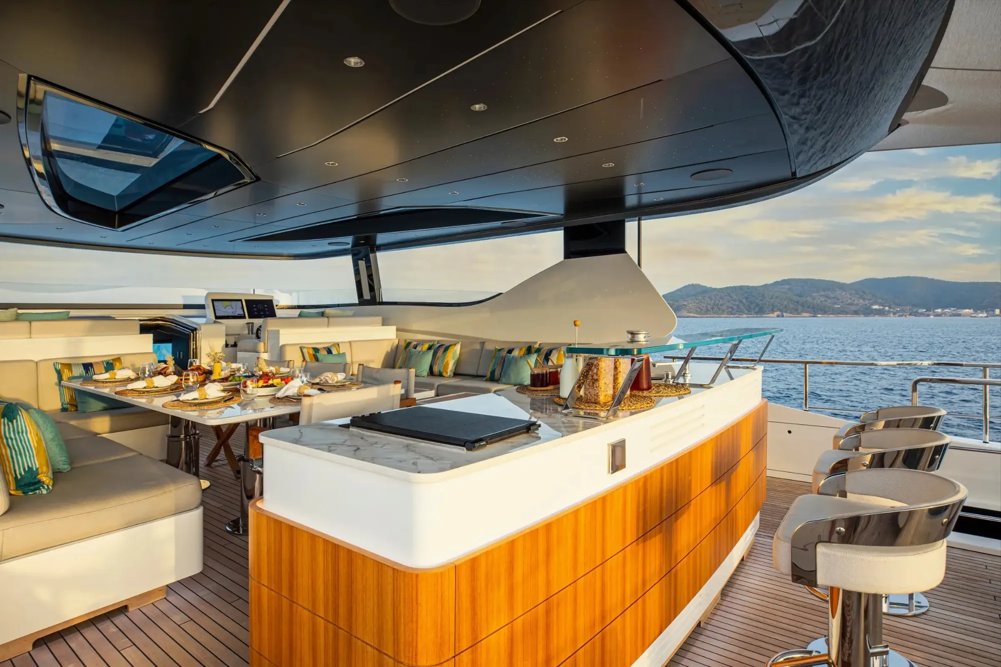 C2 33.3m Mangusta motor yacht charter Ibiza photo 28