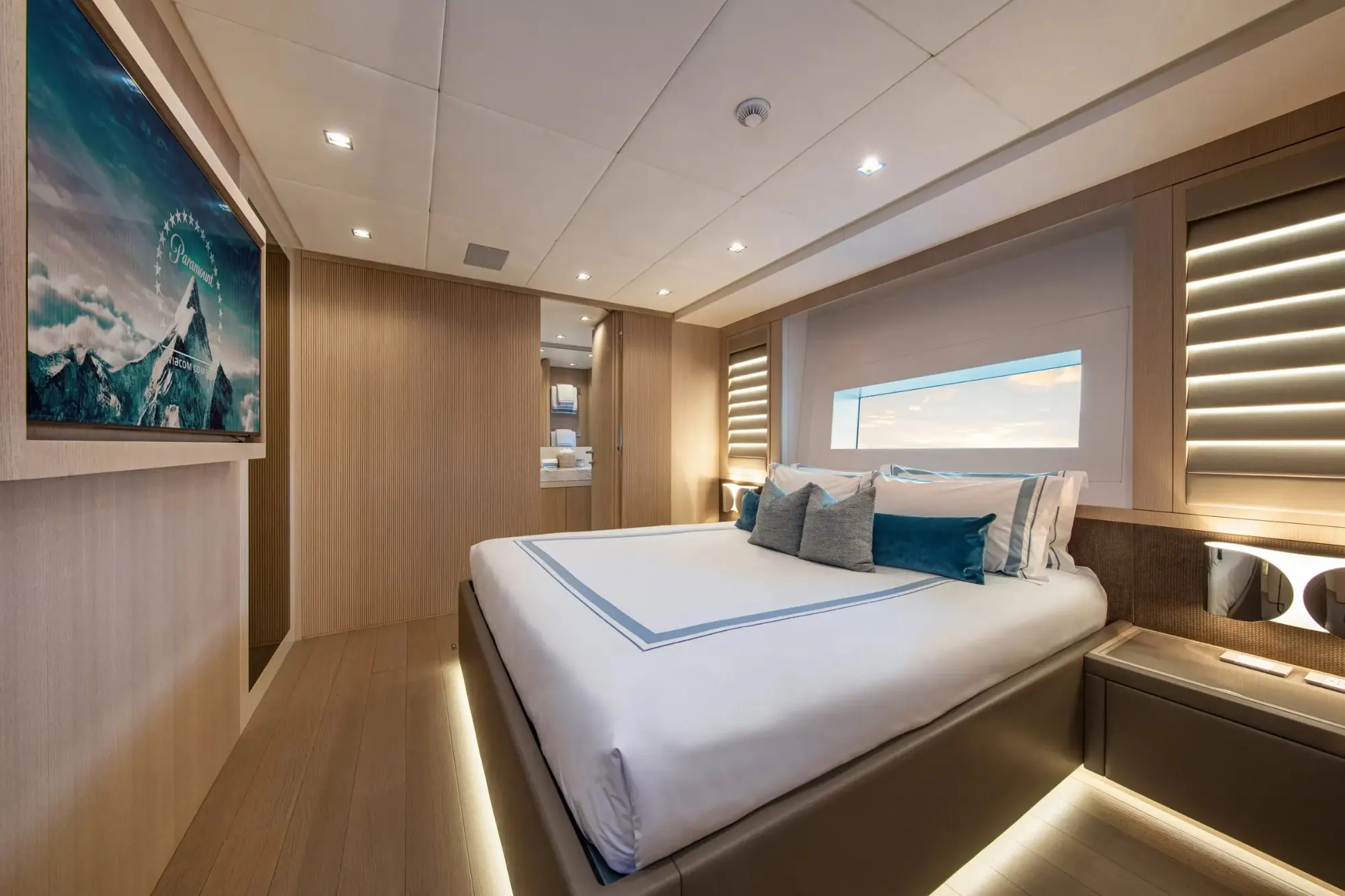 C2 33.3m Mangusta motor yacht charter Ibiza photo 51