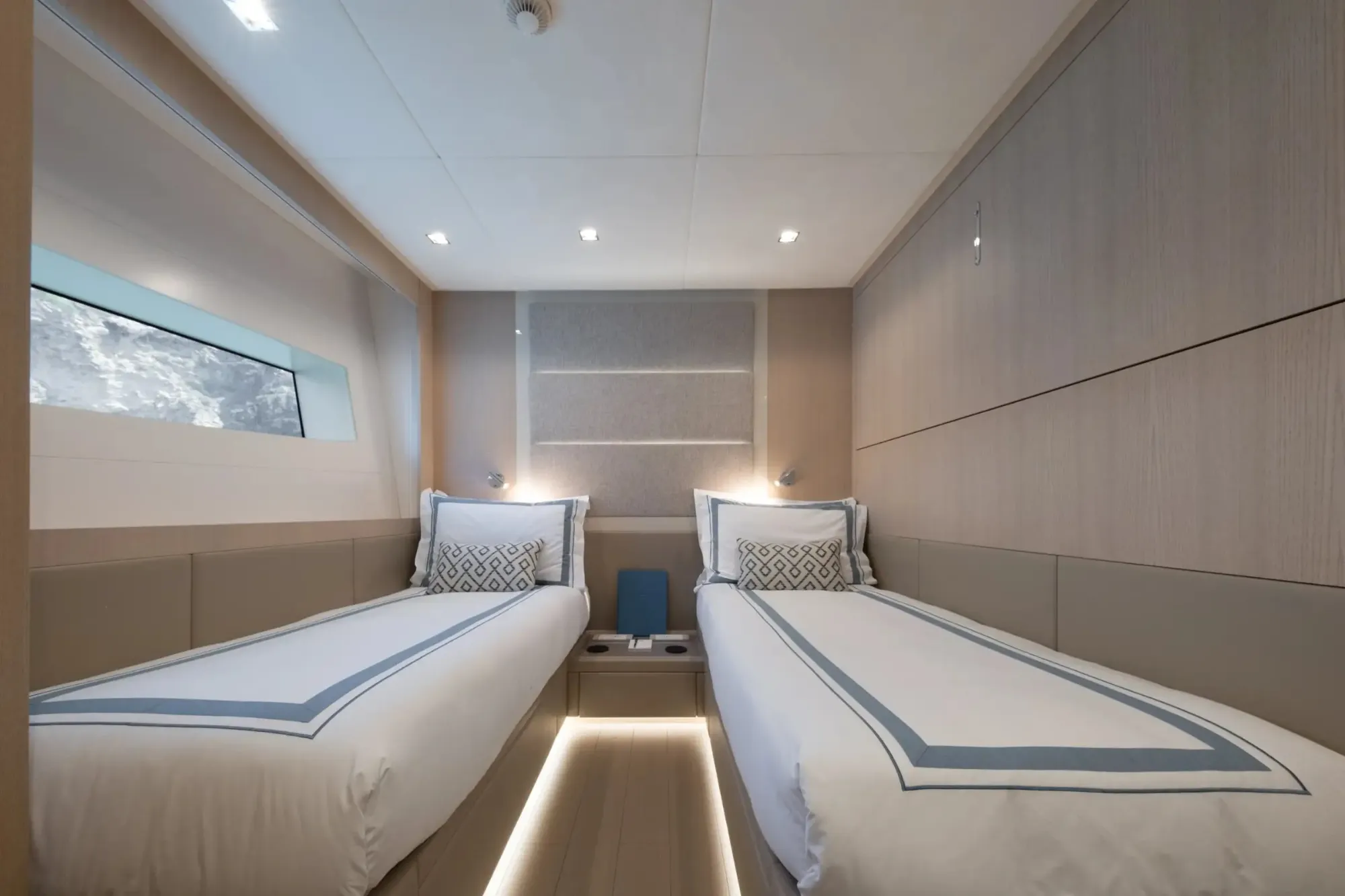 C2 33.3m Mangusta motor yacht charter Ibiza photo 55