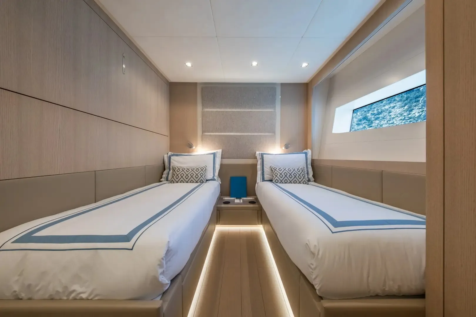 C2 33.3m Mangusta motor yacht charter Ibiza photo 58