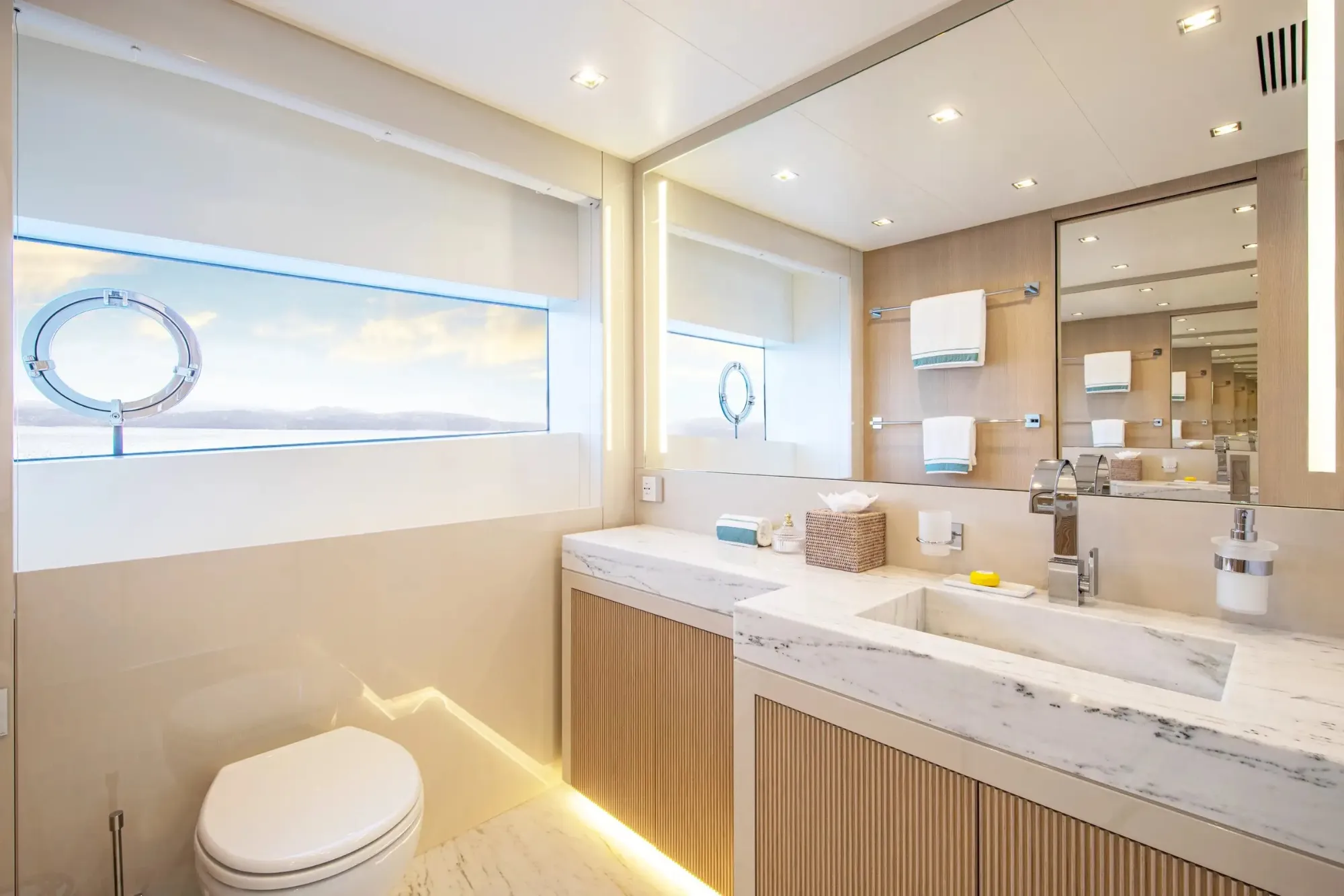 C2 33.3m Mangusta motor yacht charter Ibiza photo 59