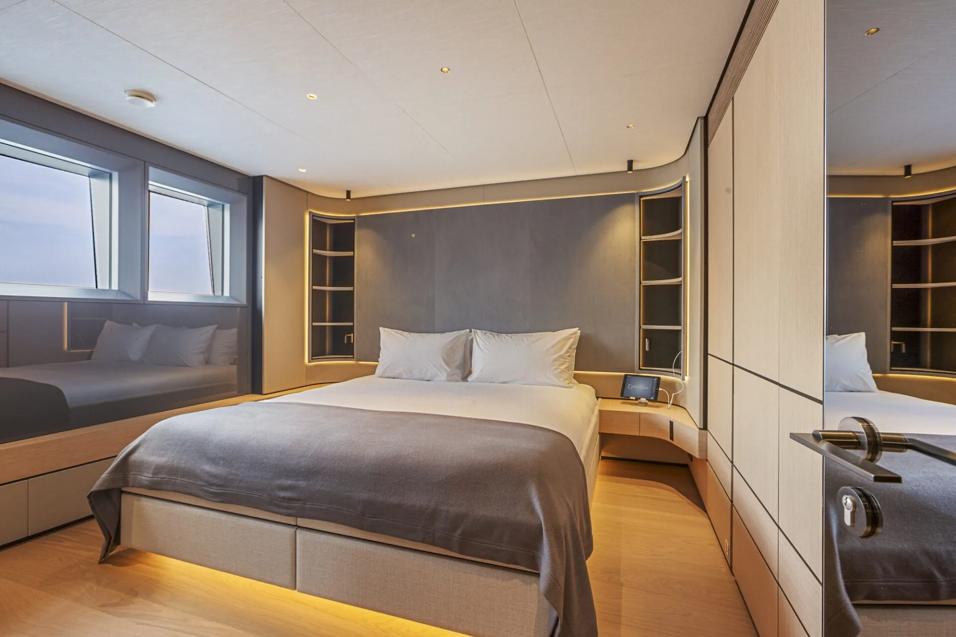 Extra Time 44.27m Conrad Shipyard motor yacht charter French Riviera photo 19