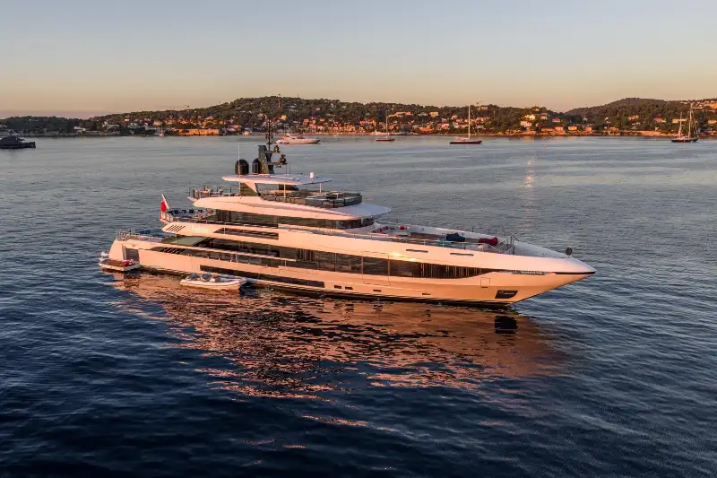Felicità 50m Mangusta motor yacht charter French Riviera photo 01