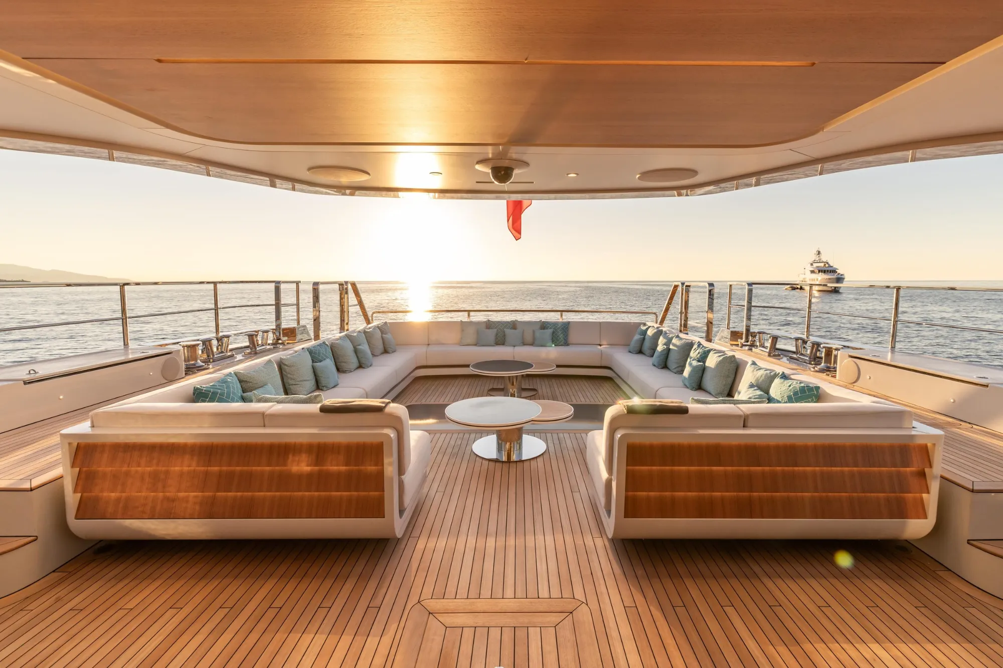 Felicità 50m Mangusta motor yacht charter French Riviera photo 17