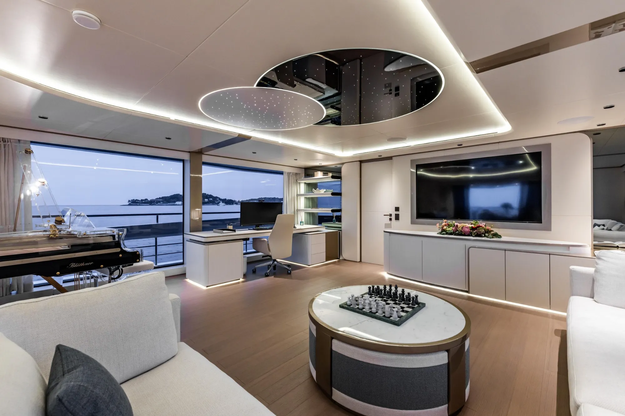 Felicità 50m Mangusta motor yacht charter French Riviera photo 29