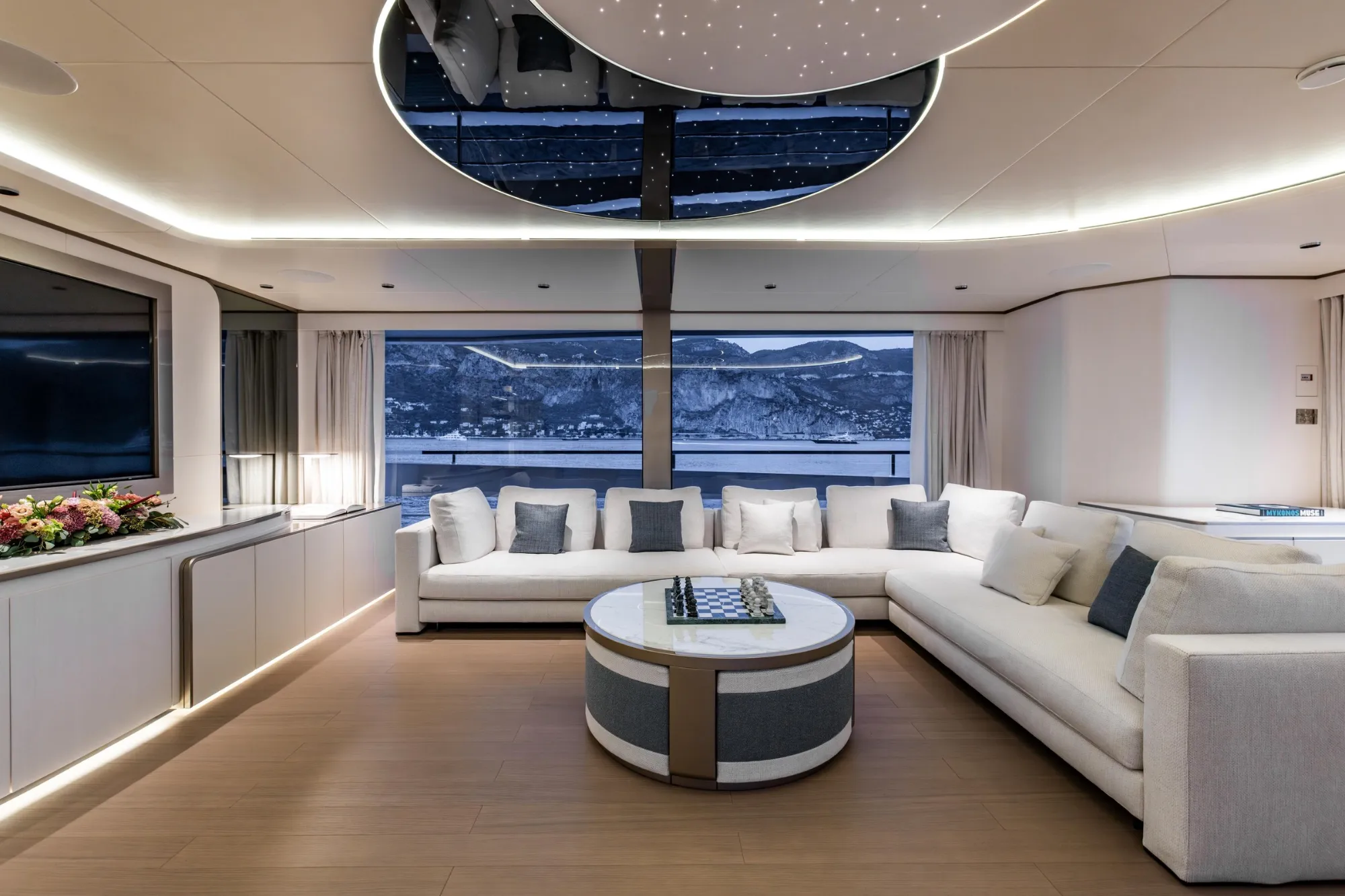 Felicità 50m Mangusta motor yacht charter French Riviera photo 32