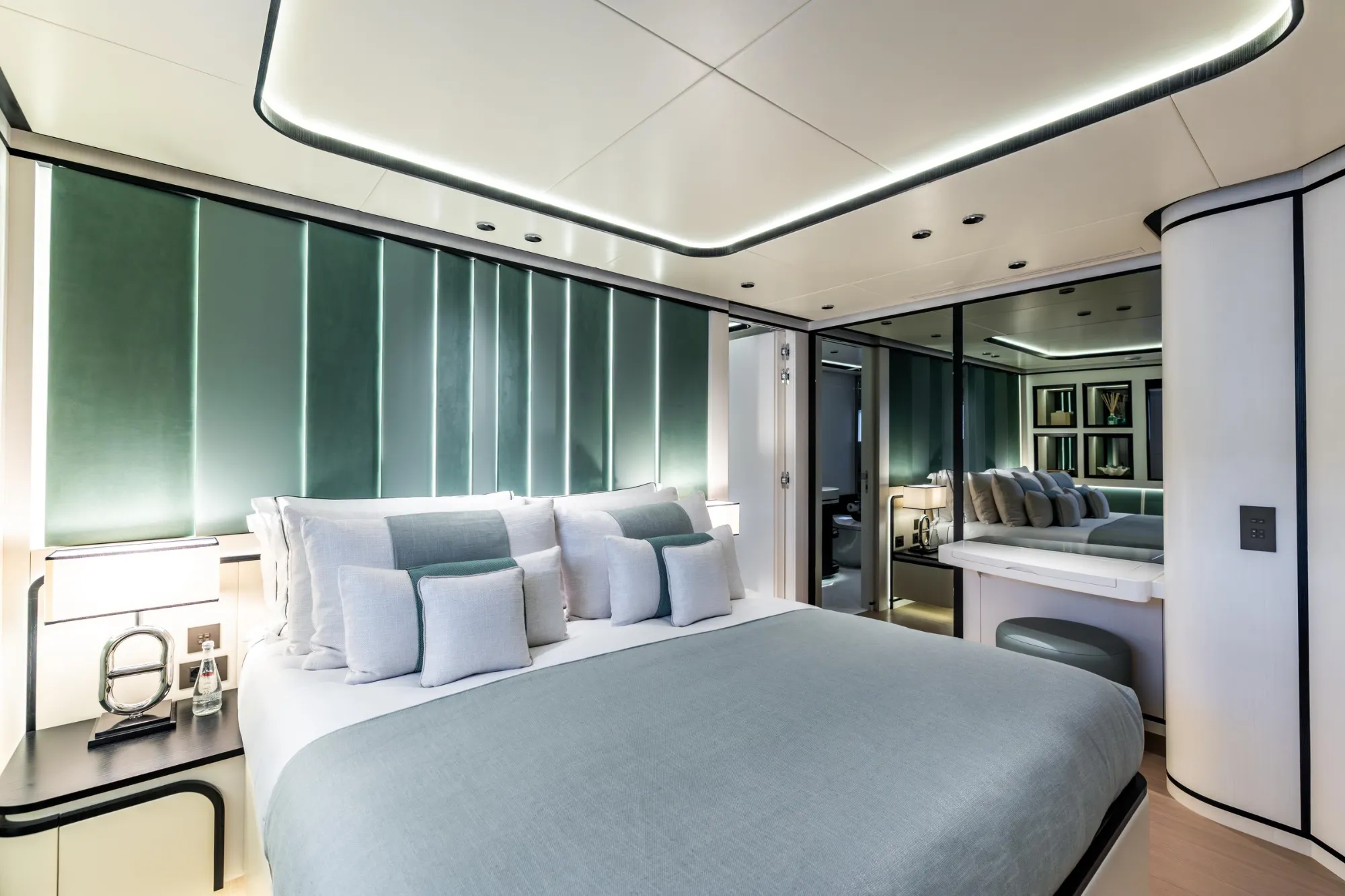 Felicità 50m Mangusta motor yacht charter French Riviera photo 43