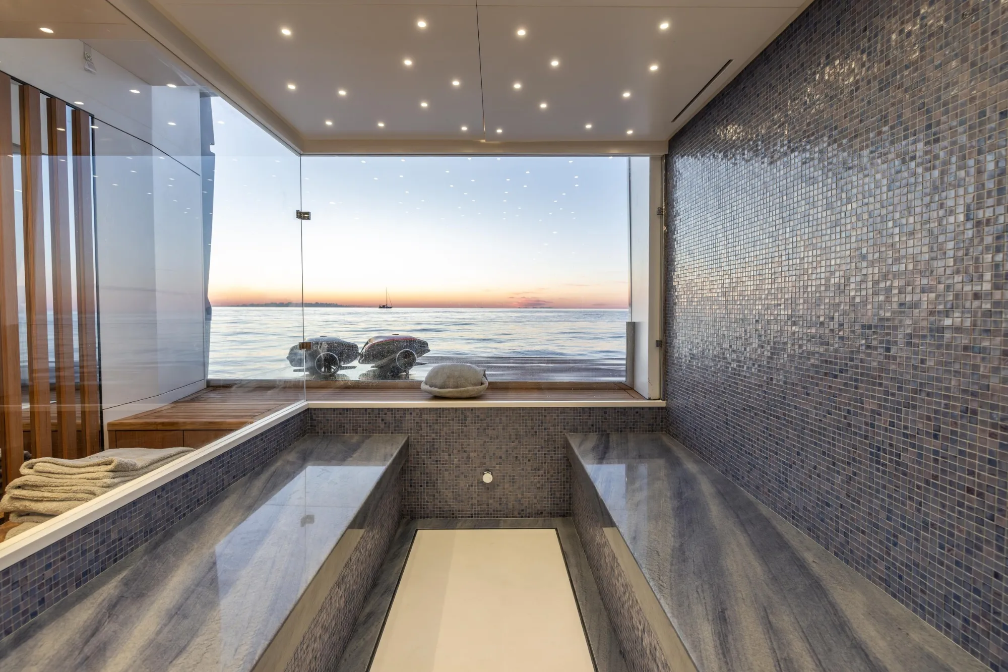 Felicità 50m Mangusta motor yacht charter French Riviera photo 50