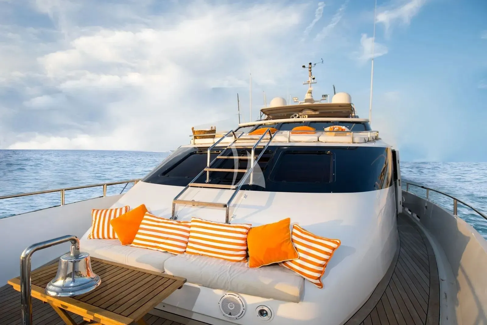 Heartbeat Of Life 28.2m Heesen motor yacht charter Barcelona photo 03