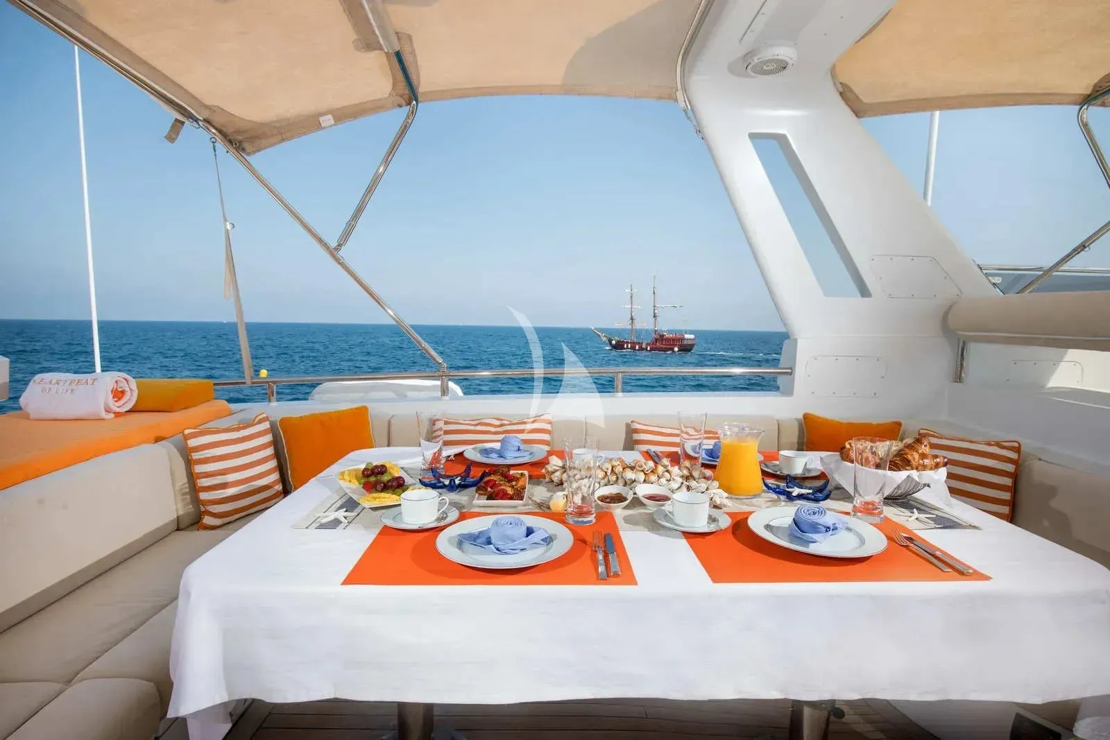 Heartbeat Of Life 28.2m Heesen motor yacht charter Barcelona photo 08