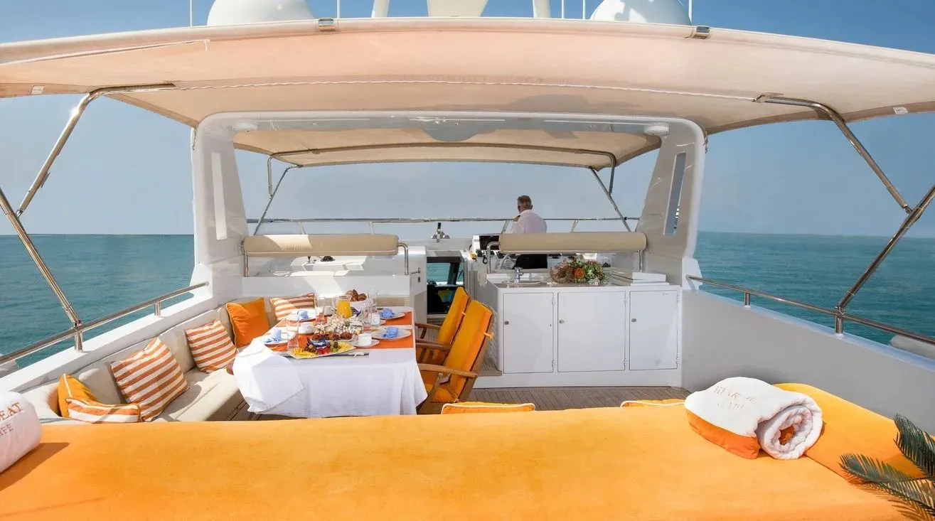 Heartbeat Of Life 28.2m Heesen motor yacht charter Barcelona photo 11