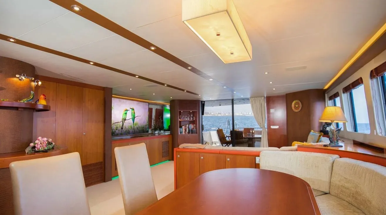 Heartbeat Of Life 28.2m Heesen motor yacht charter Barcelona photo 16