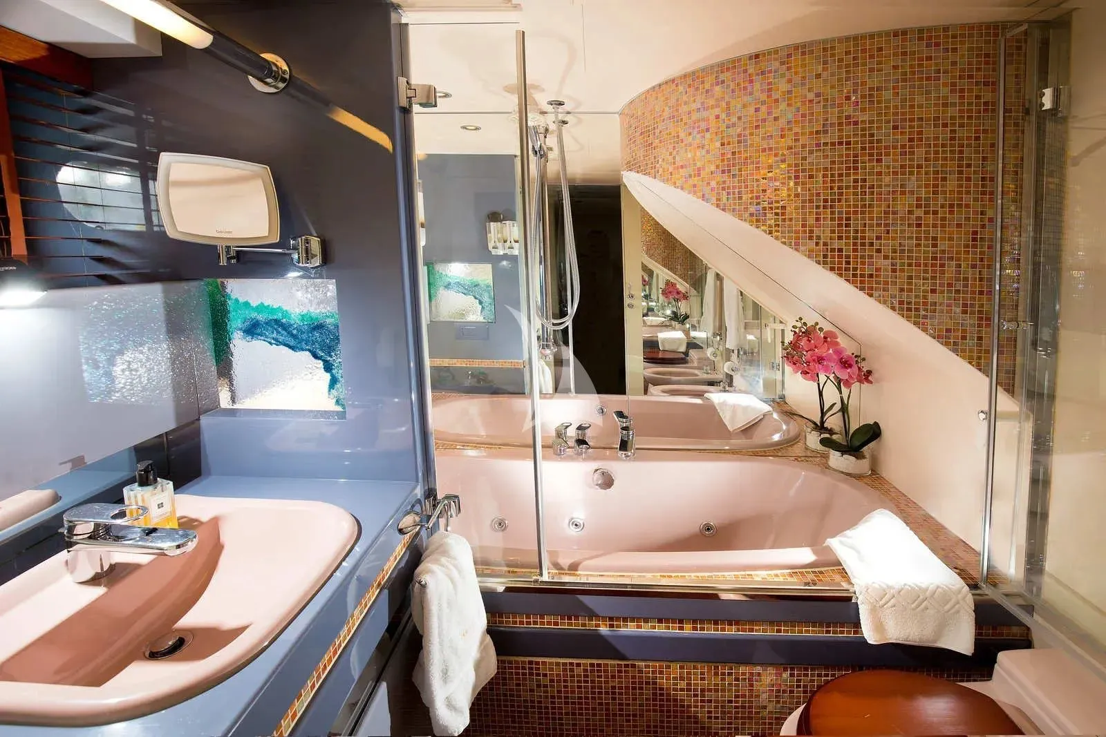 Heartbeat Of Life 28.2m Heesen motor yacht charter Barcelona photo 25