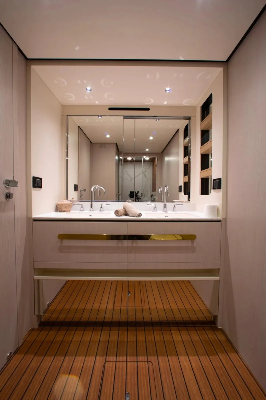Imagine 25.42m Wajer motor yacht charter Ibiza photo 19