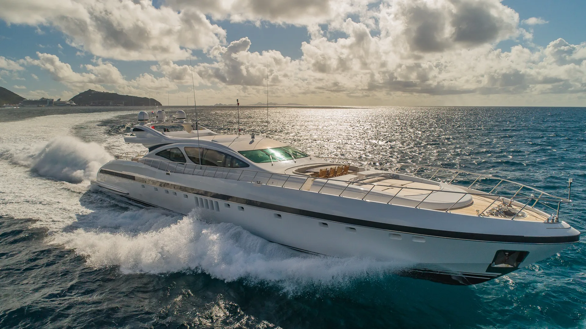 Jomar 39.65m Mangusta motor yacht charter French Riviera photo 03
