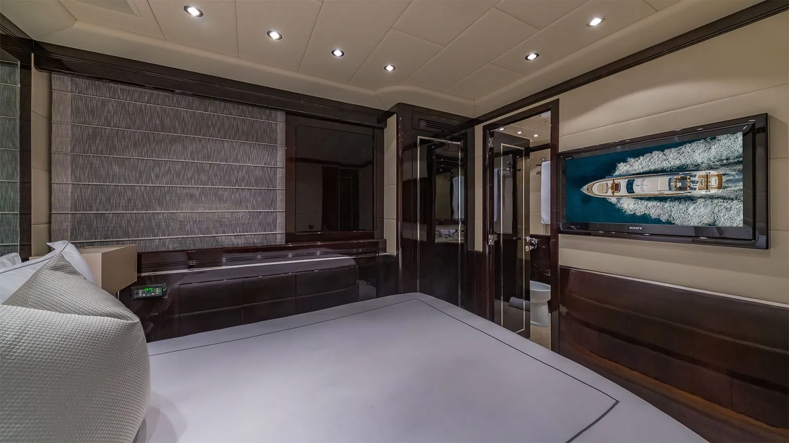 Jomar 39.65m Mangusta motor yacht charter French Riviera photo 13