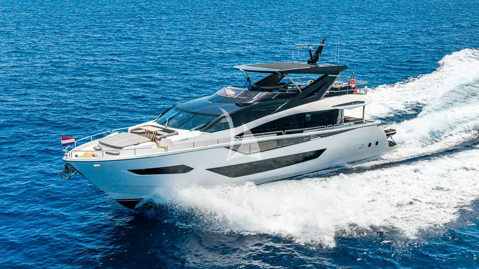 Junior 26.38m Sunseeker motor yacht charter Mallorca photo 02