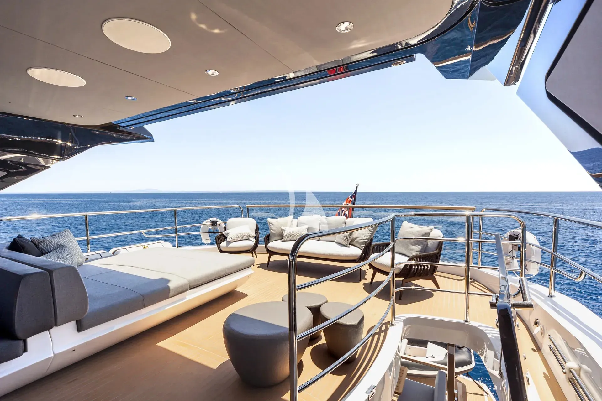 Junior 26.38m Sunseeker motor yacht charter Mallorca photo 07
