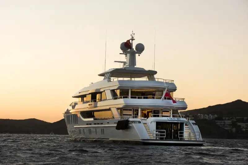 Liquid Sky 47m CMB Yachts motor yacht charter French Riviera photo 01