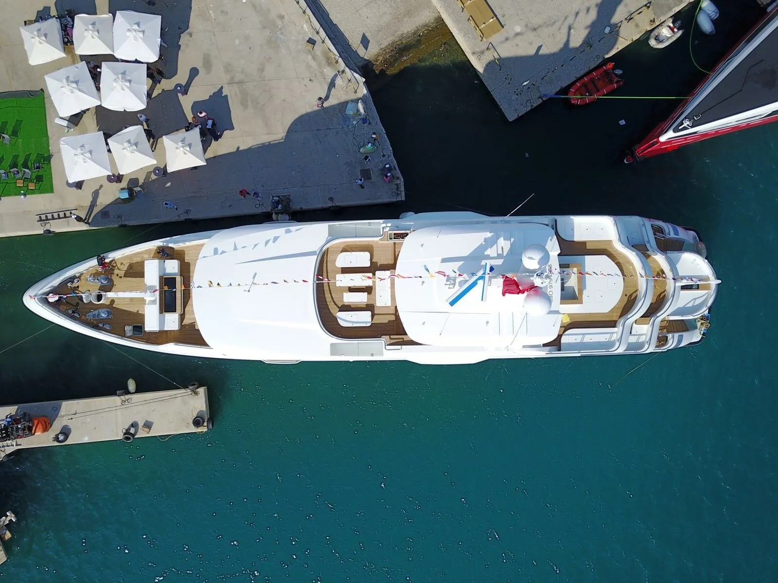 Liquid Sky 47m CMB Yachts motor yacht charter French Riviera photo 11