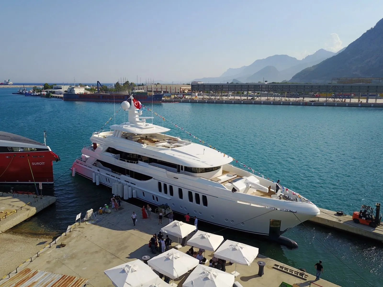 Liquid Sky 47m CMB Yachts motor yacht charter French Riviera photo 12