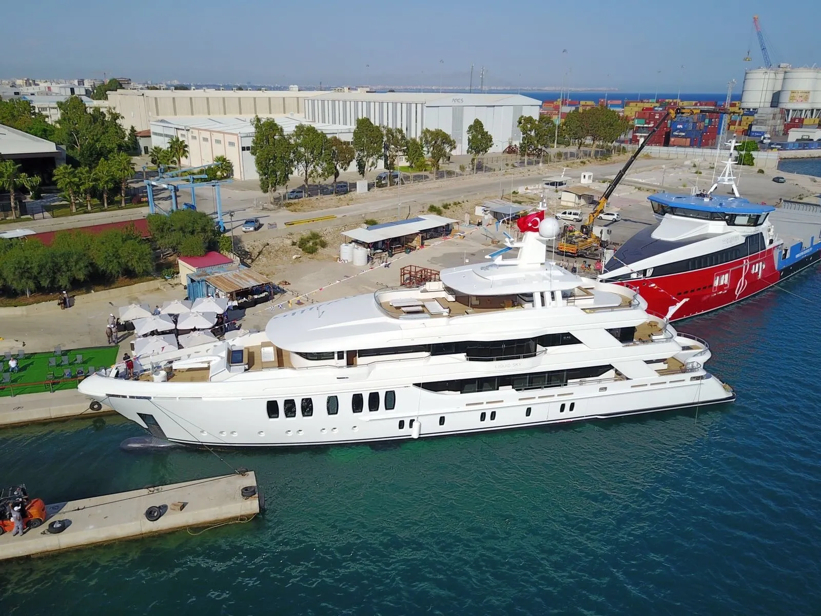 Liquid Sky 47m CMB Yachts motor yacht charter French Riviera photo 13