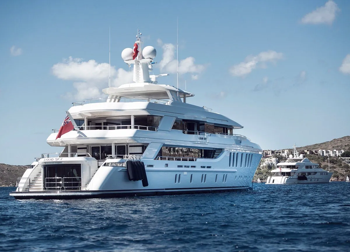 Liquid Sky 47m CMB Yachts motor yacht charter French Riviera photo 17