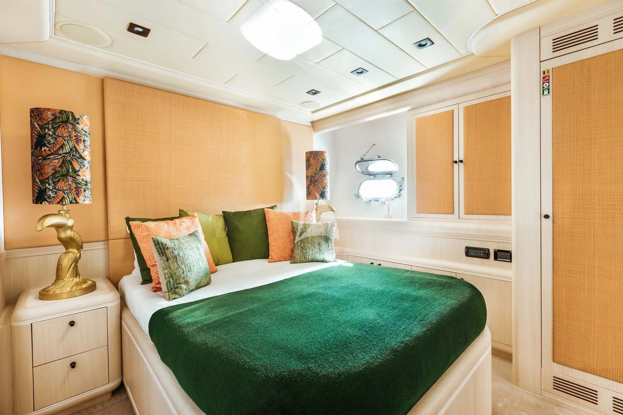 Mrs Grey 39.5m Mangusta motor yacht charter Ibiza photo 12