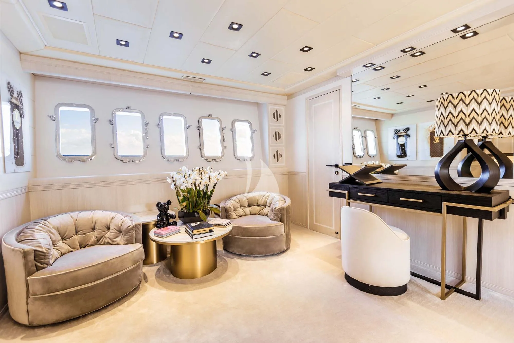Mrs Grey 39.5m Mangusta motor yacht charter Ibiza photo 17