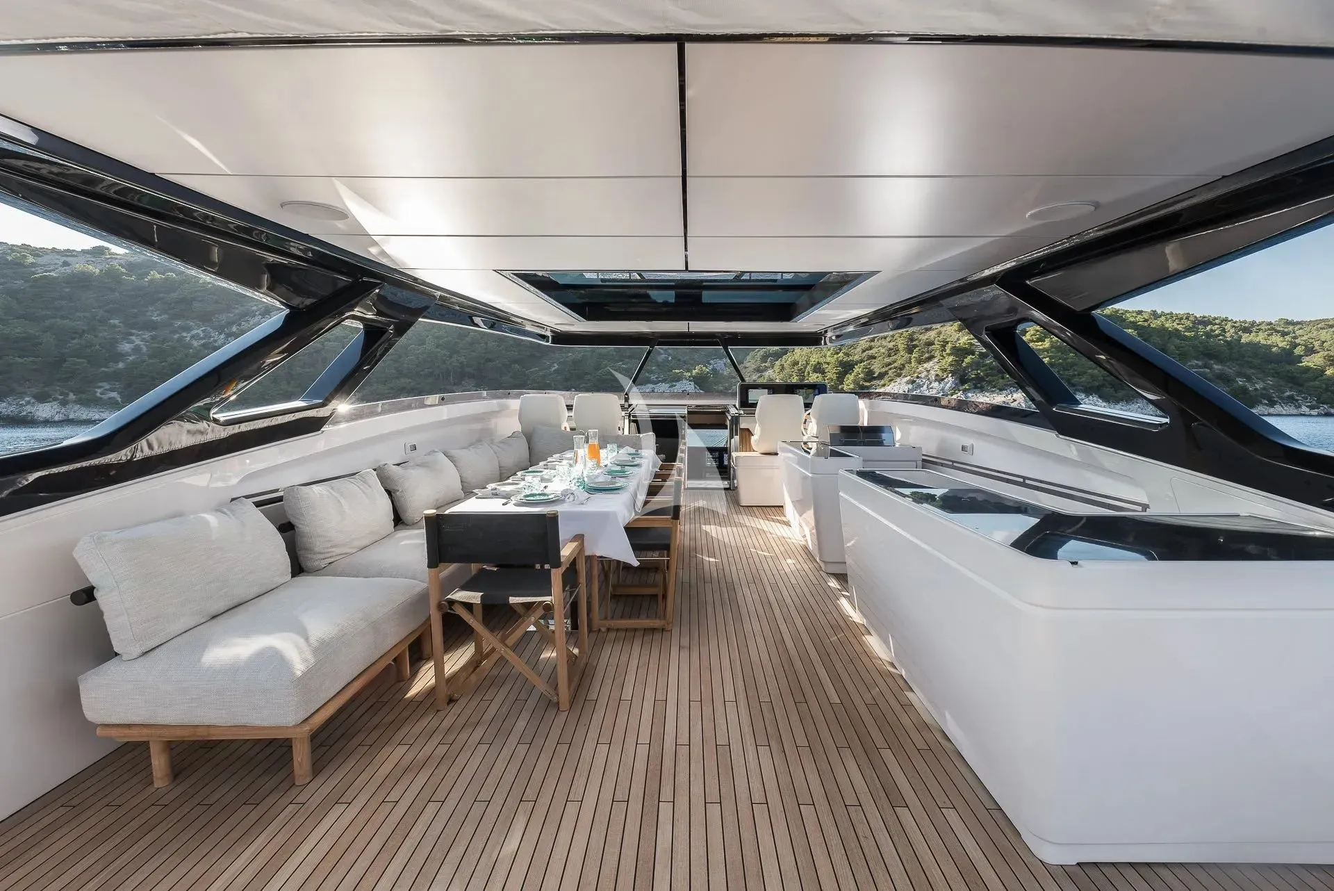 Nailu + 30.13m Ferretti Yachts motor yacht charter Mallorca photo 09